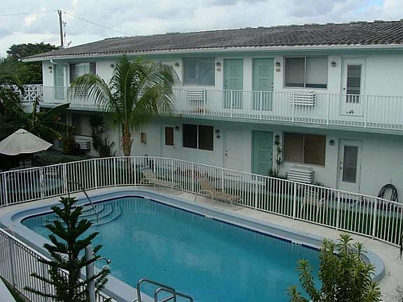 5th image of 2100 NE 39th St APT 307