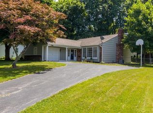 75 Centerwood Dr, Rochester, NY 14616