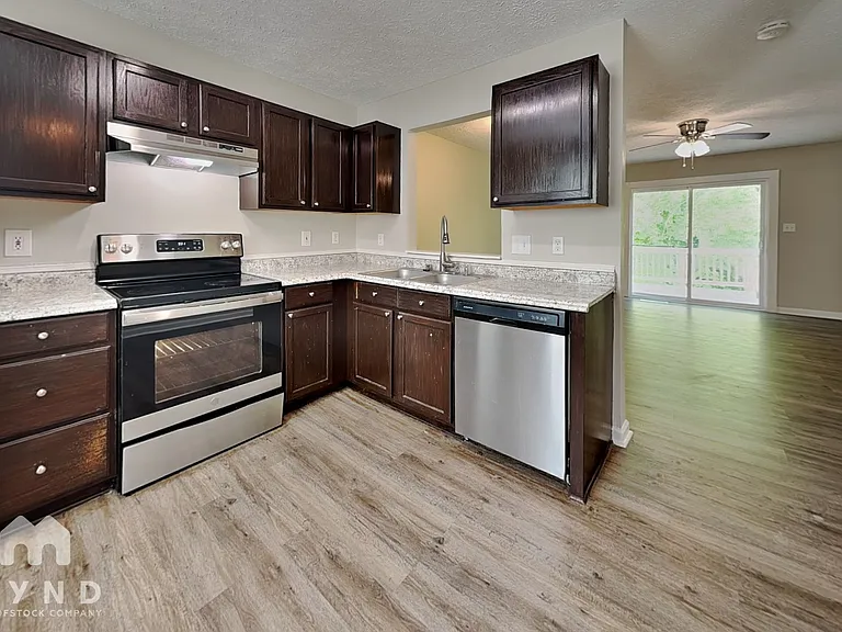 1106 Lady Banks Dr — Photo 3