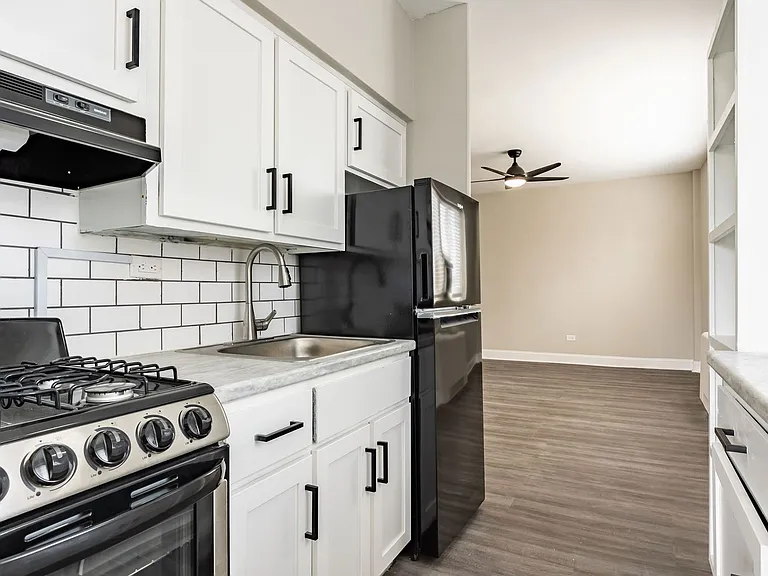 Ashley Towers — Photo 16