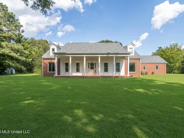 147 Singing Trees Rd, Byhalia, MS 38611