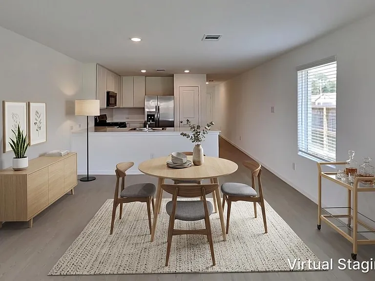 922 Lago Laceno Ln — Photo 3