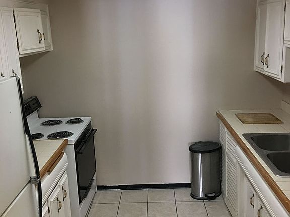 5th image of 1542 S Austin Blvd APT 8