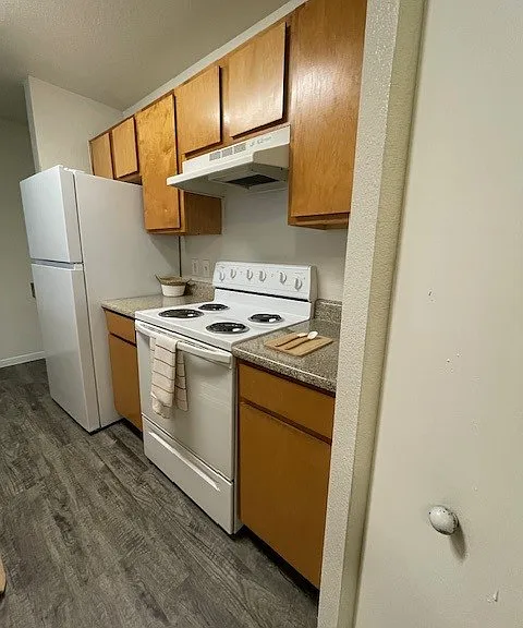 Kimberly Pointe Apartments — Photo 9