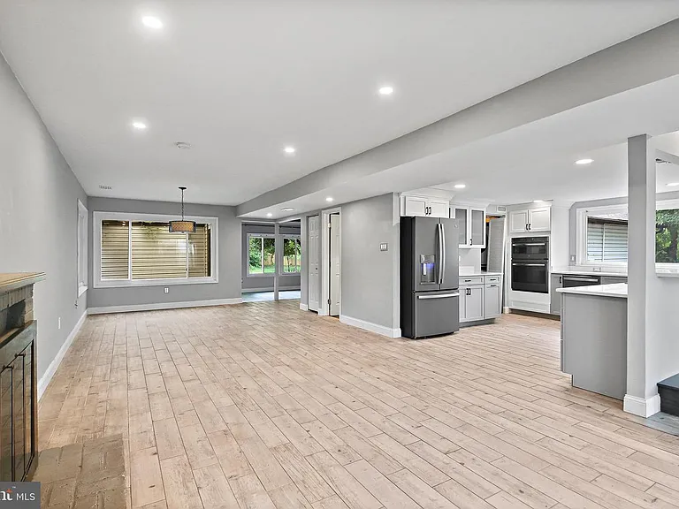 511 Avondale Dr — Photo 24
