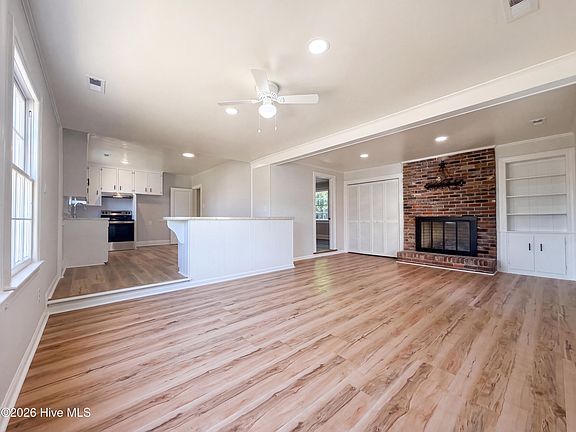 3rd image of 1612 Beech Street