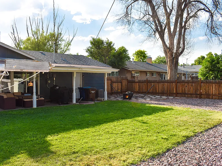 513 Rose Dr — Photo 9