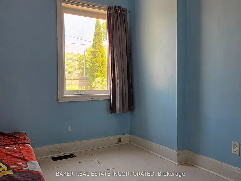 739 Vaughan Rd — Photo 11