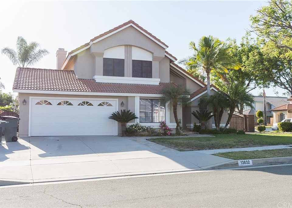 1st image of 13832 Olivewood Ave