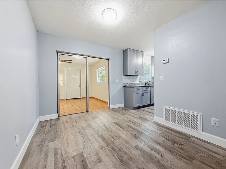 530 Obispo Ave — Photo 6