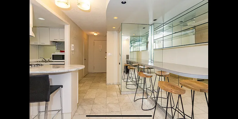 Rented by Luxian International Realty LLC | media 20