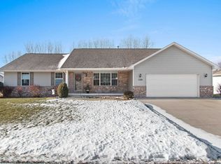 1105 Faversham Way, Green Bay, WI 54313