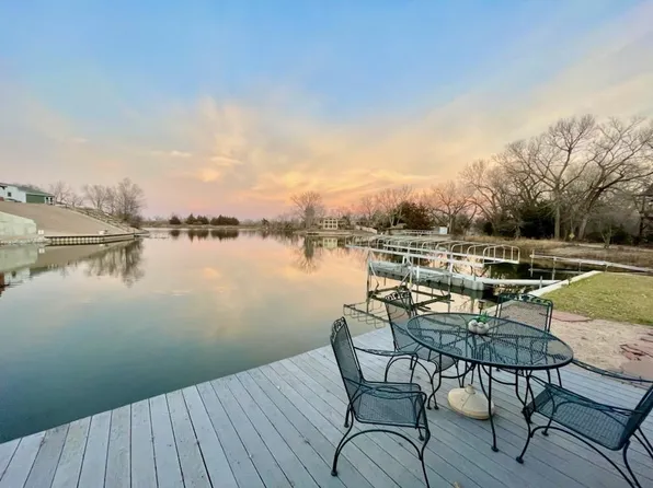 1 Old Lodge Rd, Columbus, NE 68601