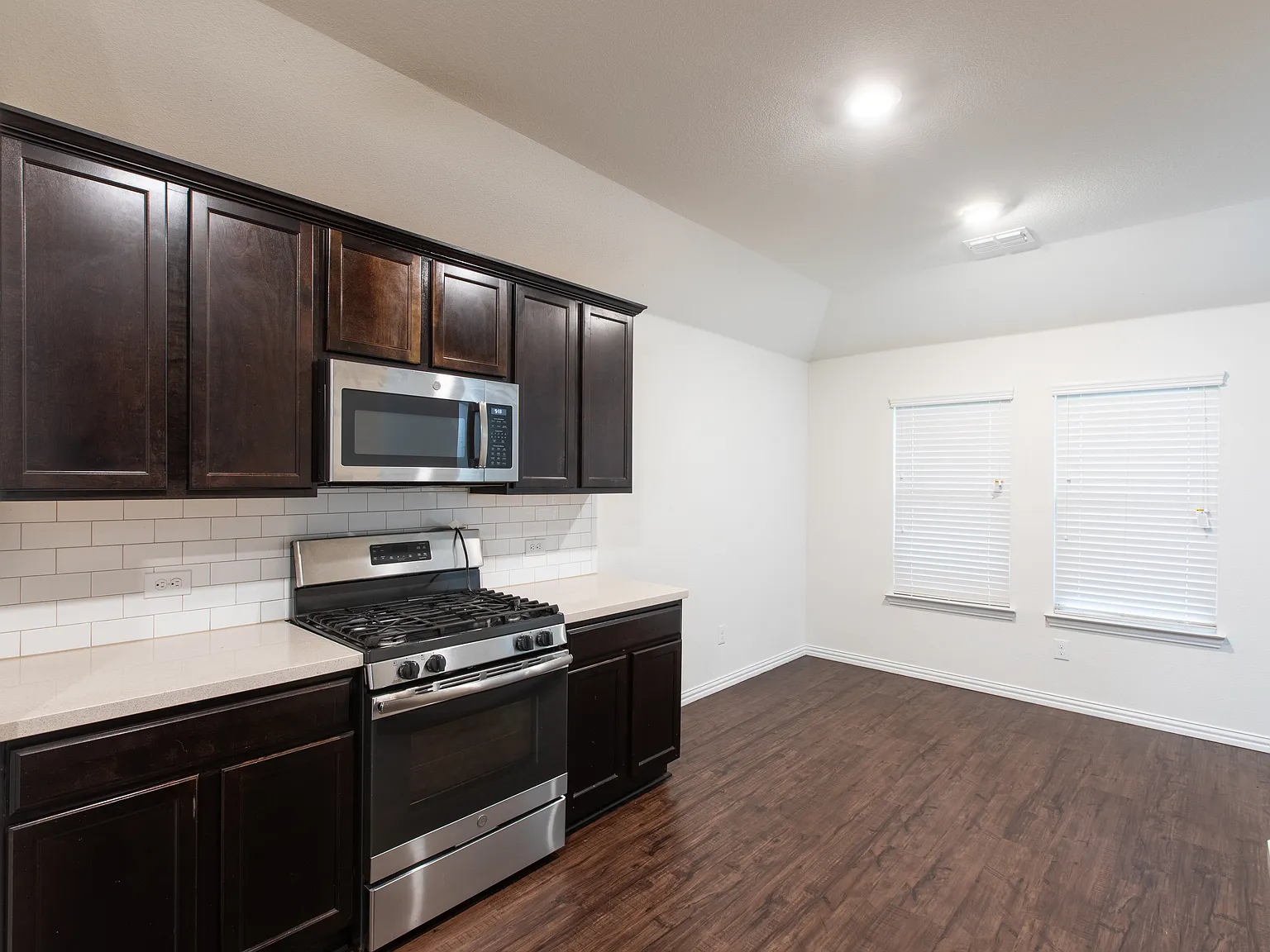 3 bed, 1445 sqft, $1,800 — Photo 3