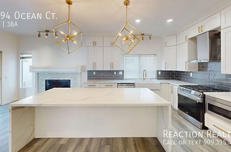 7894 Ocean Ct — Photo 3