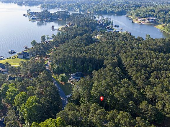 3rd image of 332 Mainsail Dr