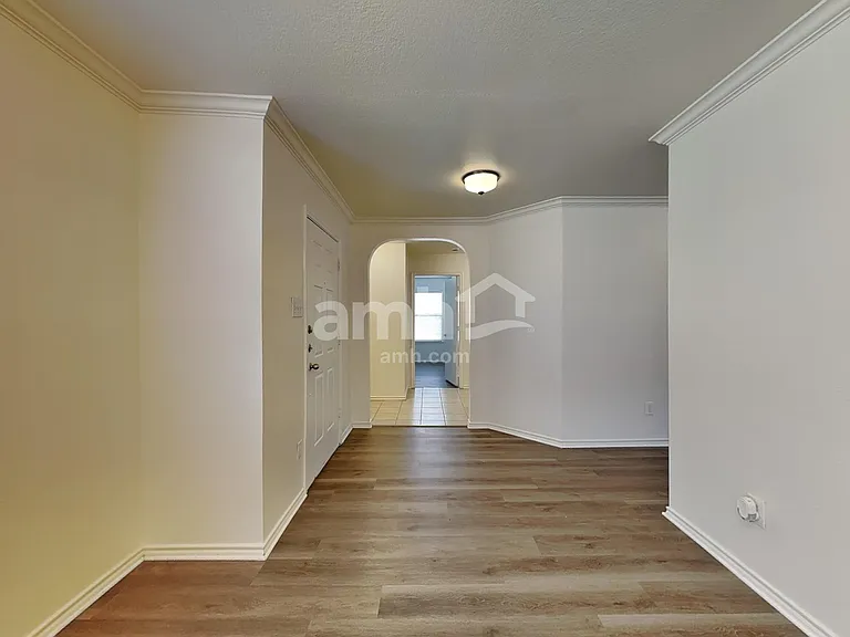 532 Winbridge Ln — Photo 7