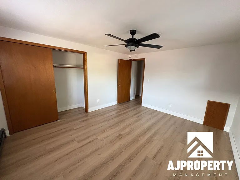 219 S Menlo Ave #6 — Photo 8