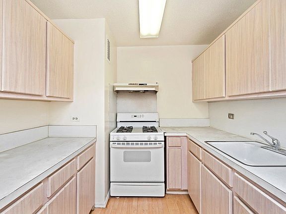 3rd image of 80 Gold St #6N