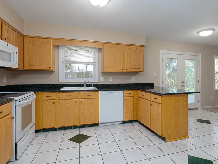1789 Moonstone Dr — Photo 10