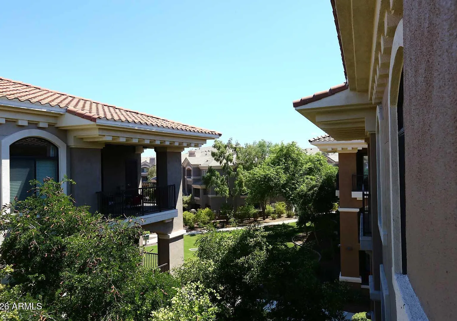 2 bed, 2.0 bath, 1121 sqft, $2,250 — Photo 2