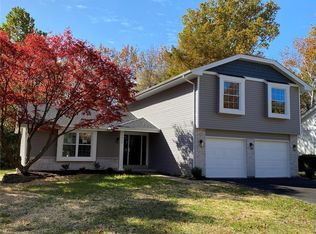 2029 Lake Clay Dr, Chesterfield, MO