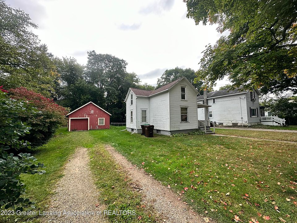 2nd image of 822 Hall St