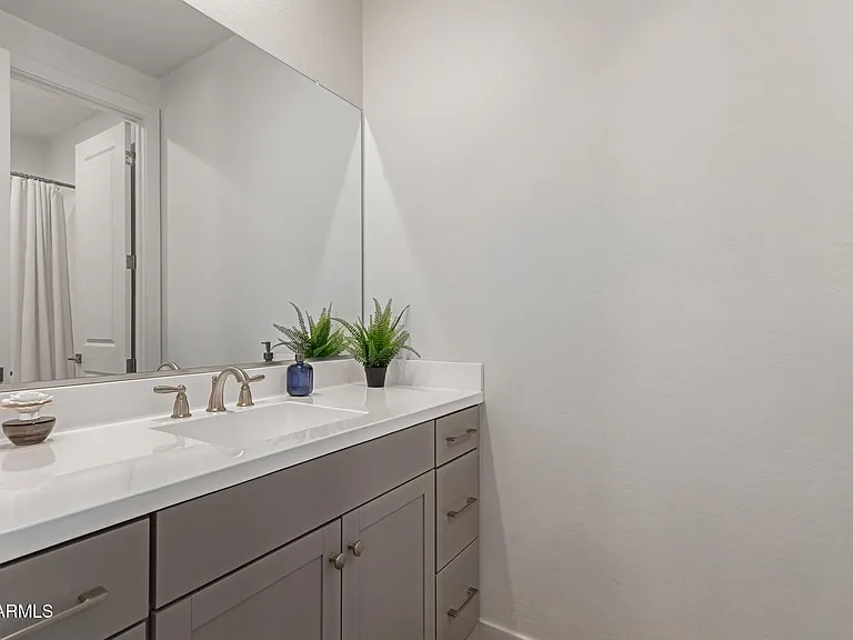 3746 E Earll Dr — Photo 19