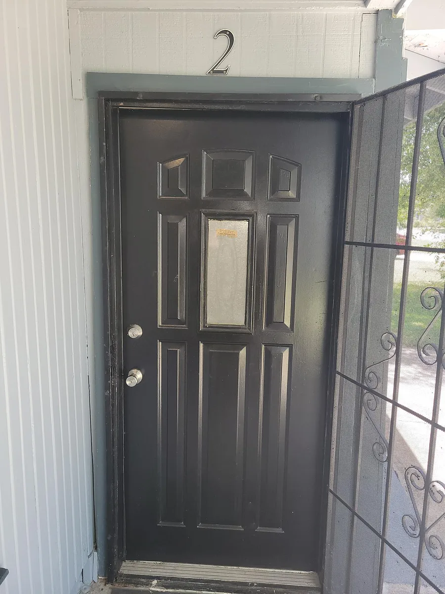 Building Photo - 126 E Williamson Ave #2