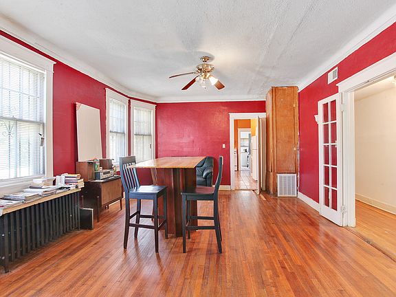 4th image of 2233 Marengo St