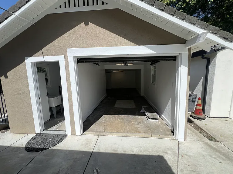 1443 Parker Ave — Photo 23