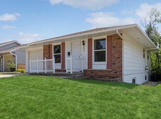 5435 Skyline Dr NW, Cedar Rapids, IA 52405