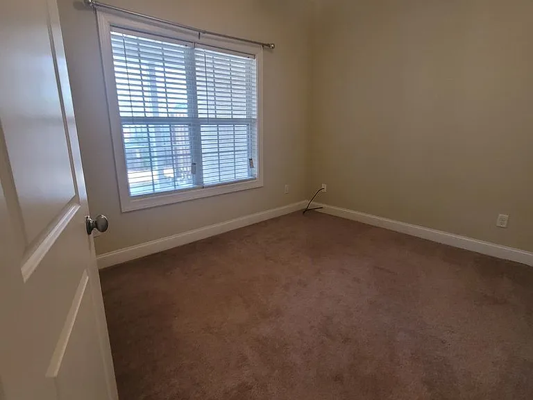 1131 Shellbank Ln — Photo 7