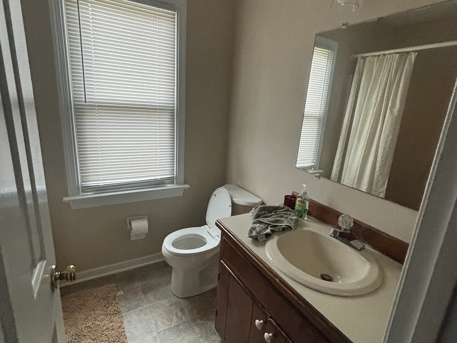 3 bed, 2.5 bath, 1479 sqft, $800 — Photo 1