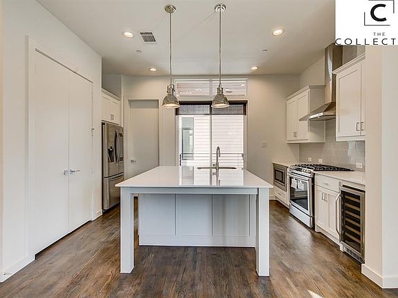3rd image of 2200 Bennett Ave #403