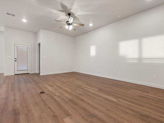 3rd image of 10608 Beaufort Ave