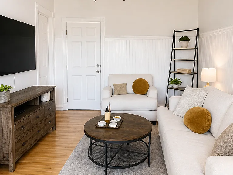 1356 N Pearl St #304 — Photo 1