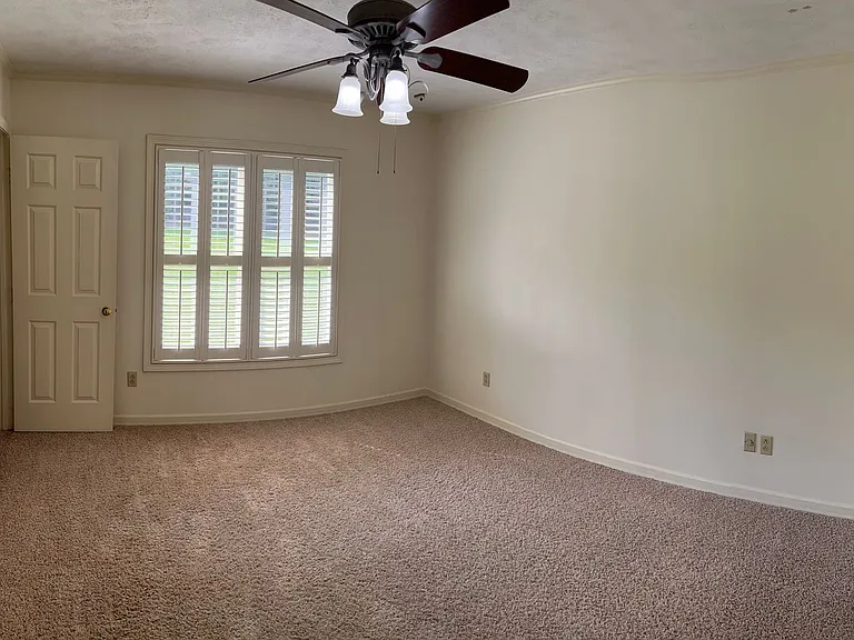 10 Foxcroft Ct — Photo 15