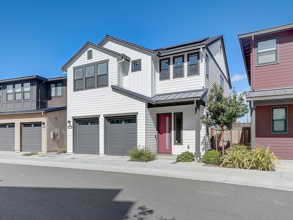 1st image of 452 Waters Park Cir
