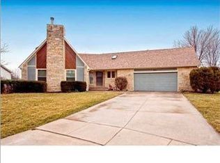 413 W Williamsburg Ct, Andover, KS 67002