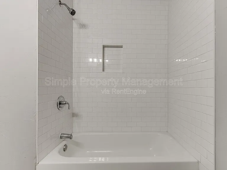 7505 NW 29th St — Photo 22