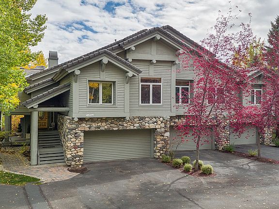 2nd image of 4517 Legends Condo Dr