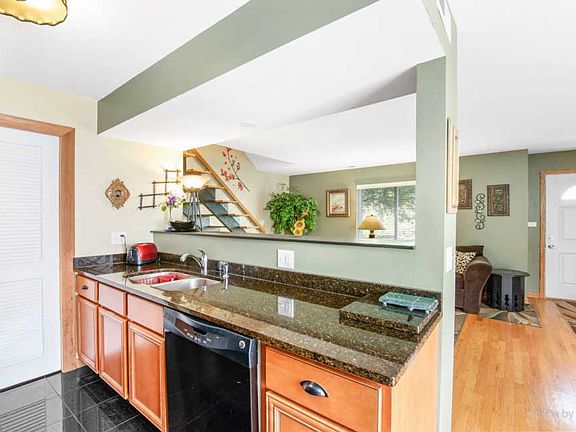 5th image of 1523 Cornell Ct #1523