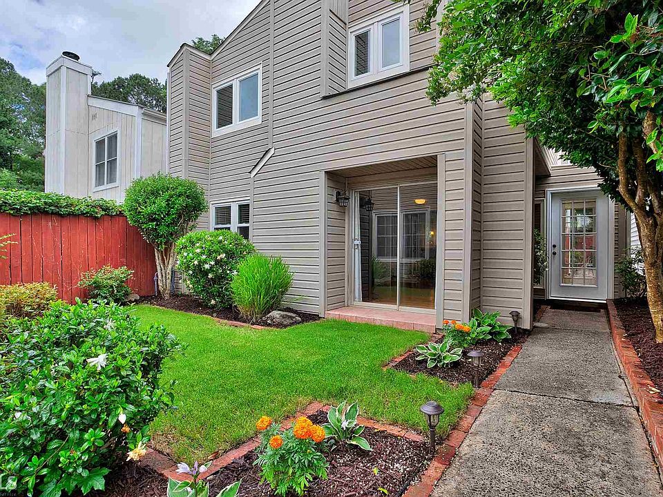 1st image of 929 Bobcat Ct SE