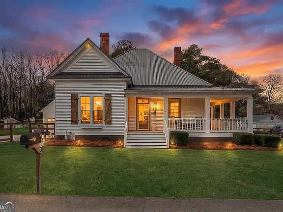 2nd image of 35 Combs St