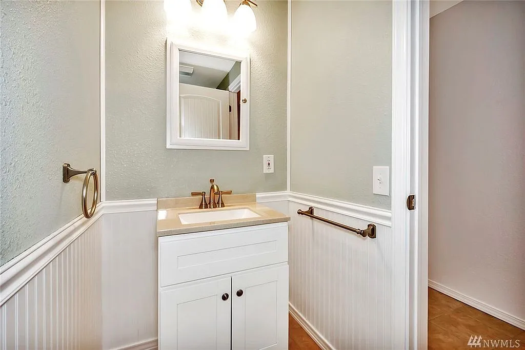 2 bed, 1.5 bath, 1100 sqft, $2,100 — Photo 4
