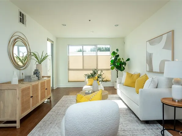 817 N Alfred St APT 205, Los Angeles, CA 90069