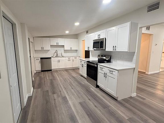 4th image of 15535 Little Ranch Rd #3