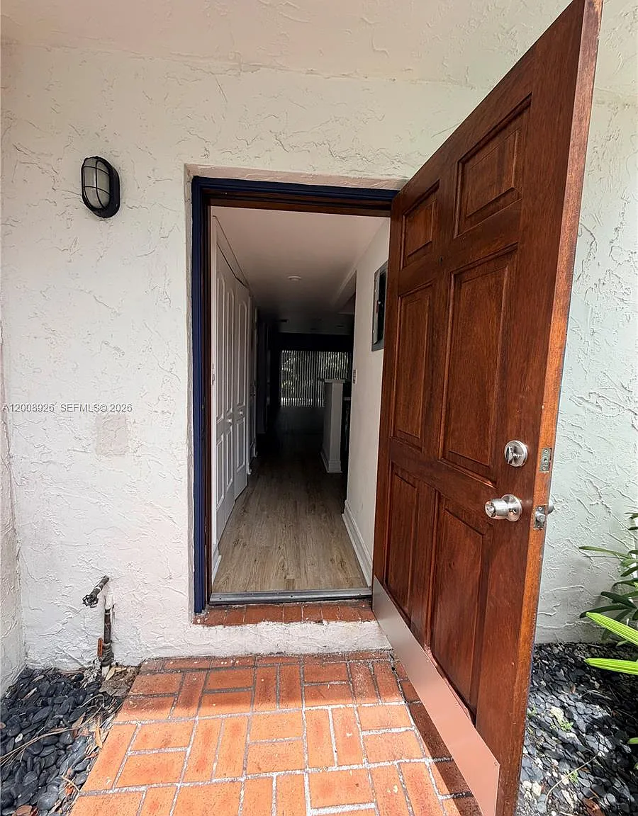 Grove Paradise Condo — Photo 4