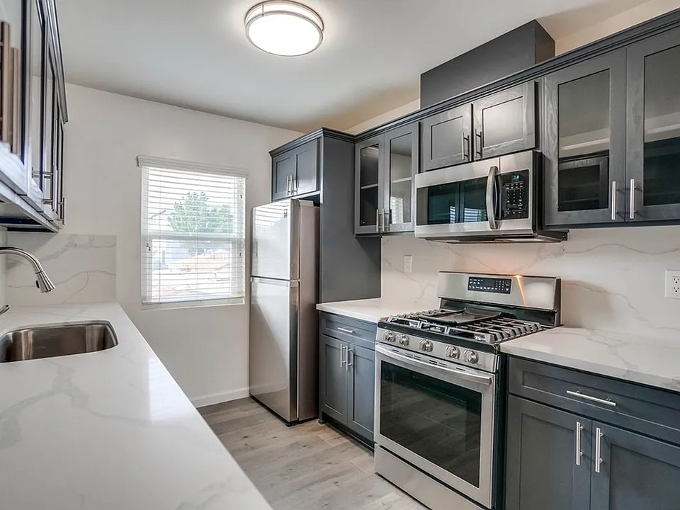 422 - 426 Exton Ave